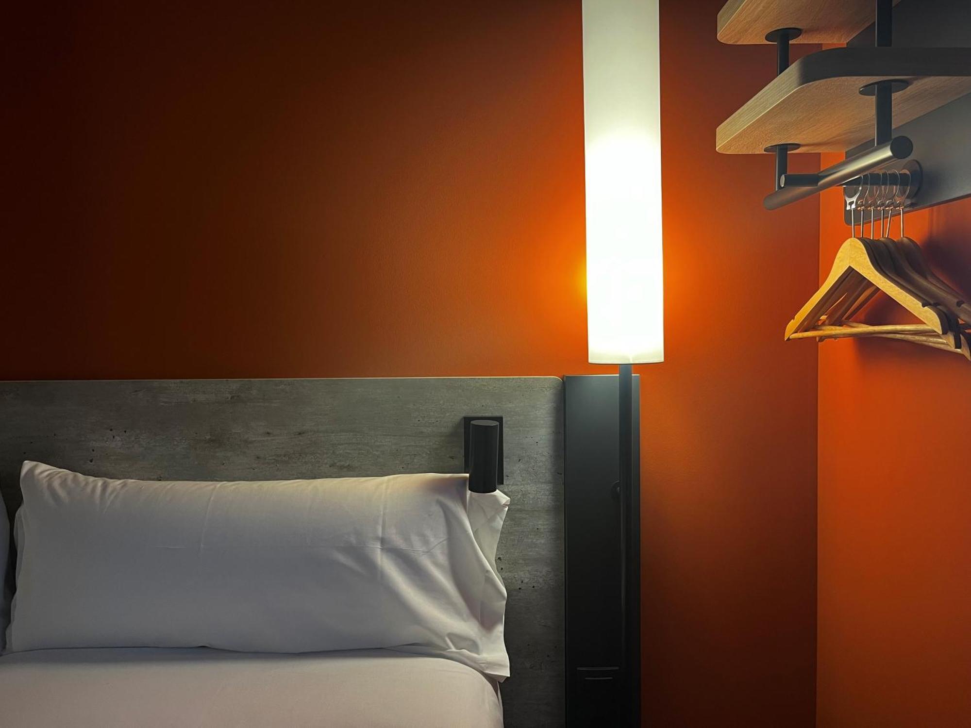 Ibis Budget Madrid Aeropuerto Экстерьер фото