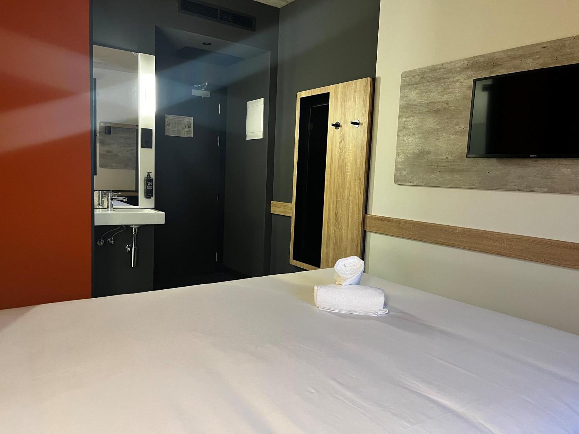 Ibis Budget Madrid Aeropuerto Экстерьер фото