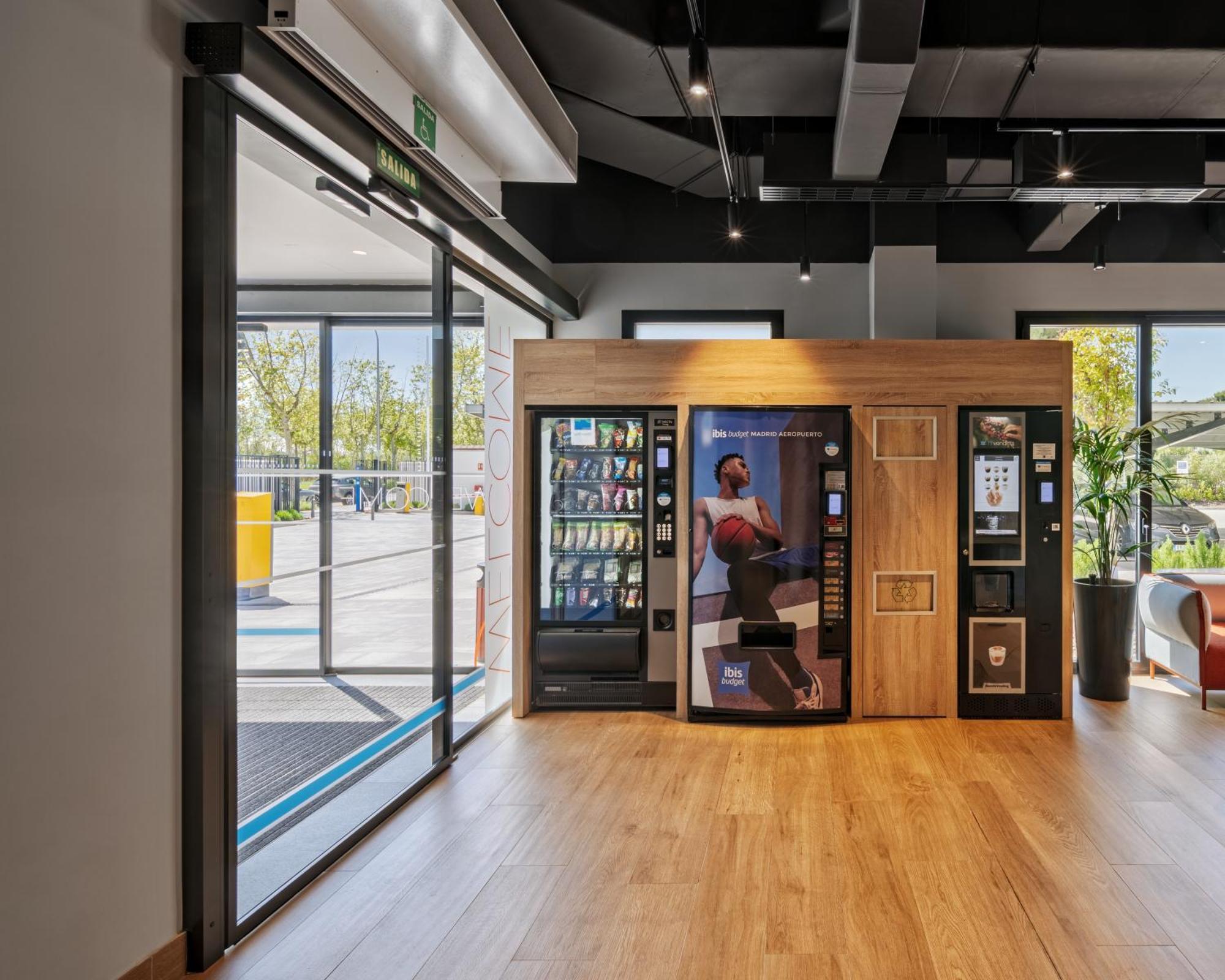 Ibis Budget Madrid Aeropuerto Экстерьер фото