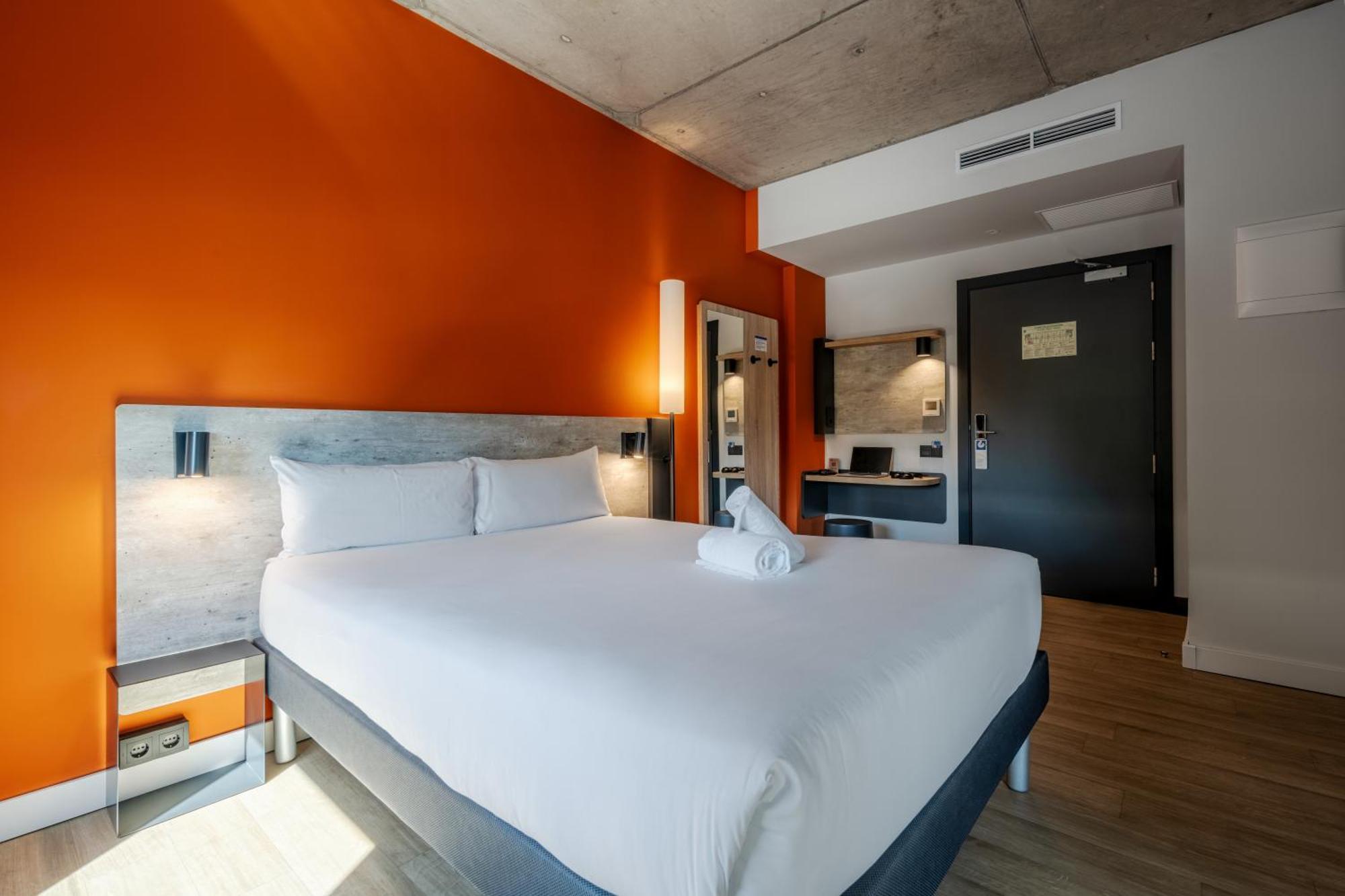 Ibis Budget Madrid Aeropuerto Экстерьер фото