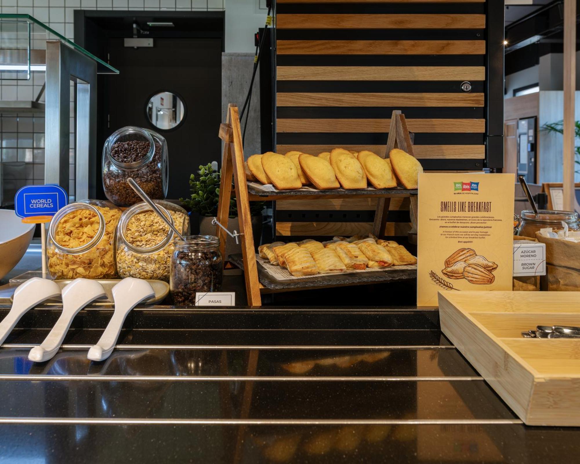 Ibis Budget Madrid Aeropuerto Экстерьер фото