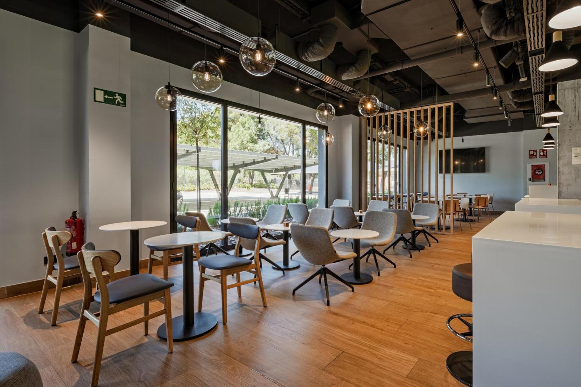 Ibis Budget Madrid Aeropuerto Экстерьер фото